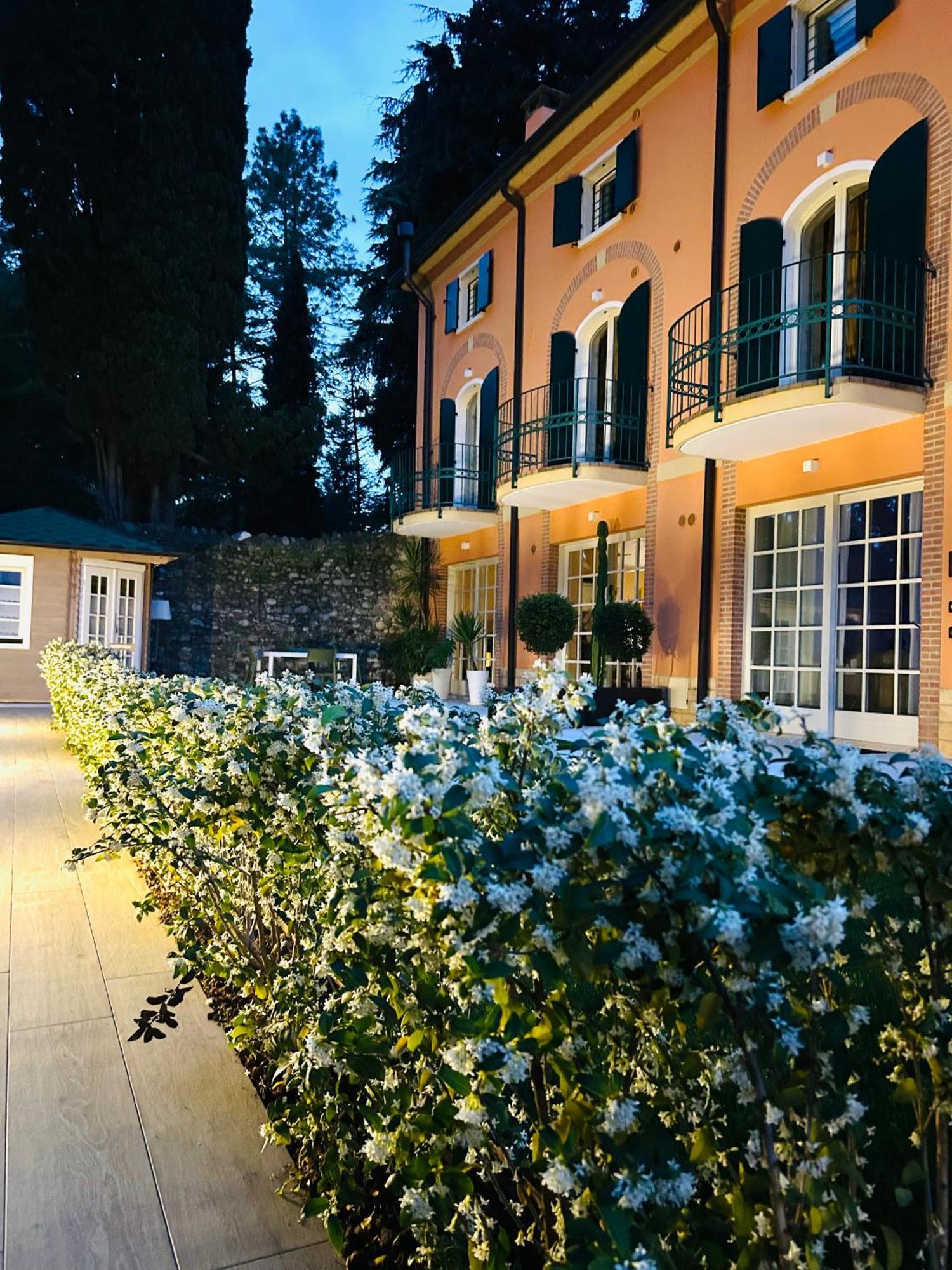 Residenza Eden Guest House Cola  Exterior photo